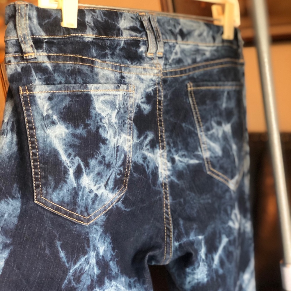 New York & Company Low Rise Skinny Tie Dye Jeans - Picture 12 of 14